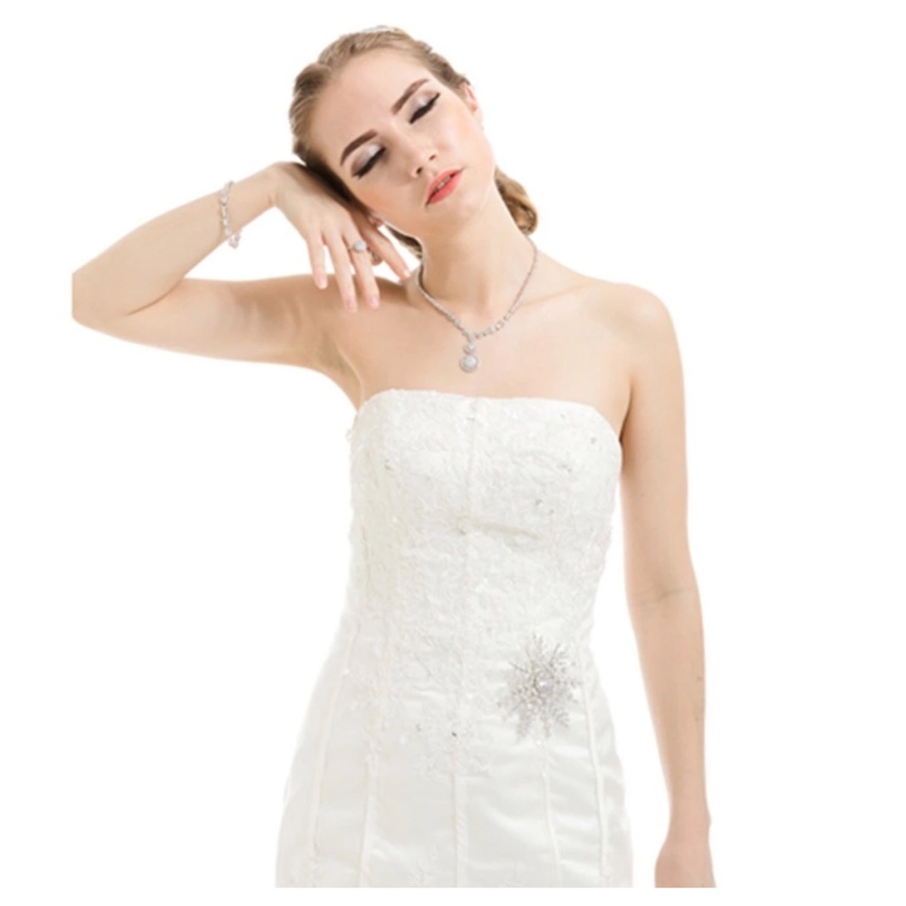 🆕 Swarovski Crystals The Oki Large Brooch S23 - Picture 2 of 6